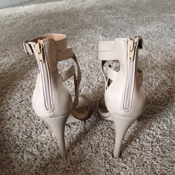 Nude Minimalist sandal - Picture 3 of 5